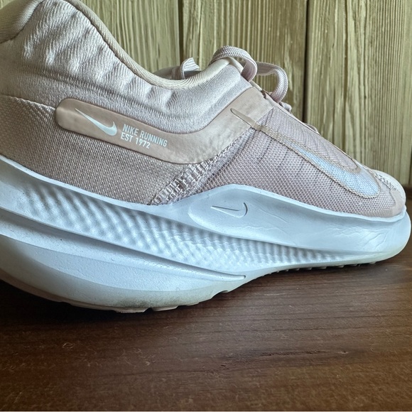 Nike Quest 5 Women's Running Shoes Barely Rose Pink White Size 7.5 - Picture 6 of 11